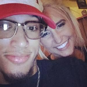 Meet your Posher, Tay